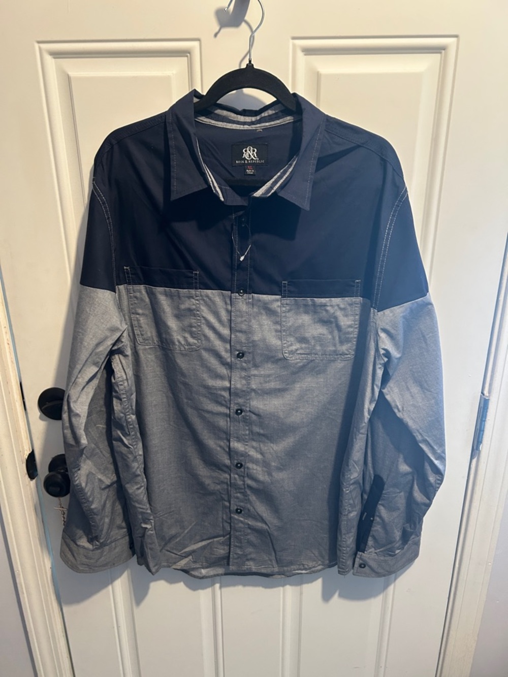 Rock & Republic Two-Tone Navy and Gray Casual Button-Up